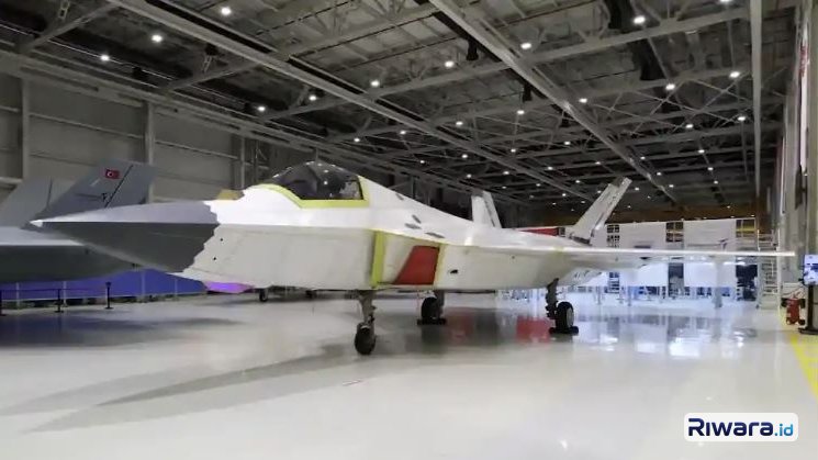 Prototipe pesawat tempur generasi ke-5 KAAN